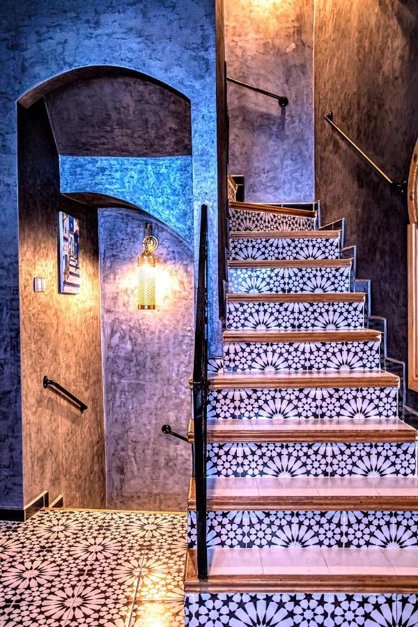 Old World Charm, Modern Comfort Чефчауен Екстериор снимка