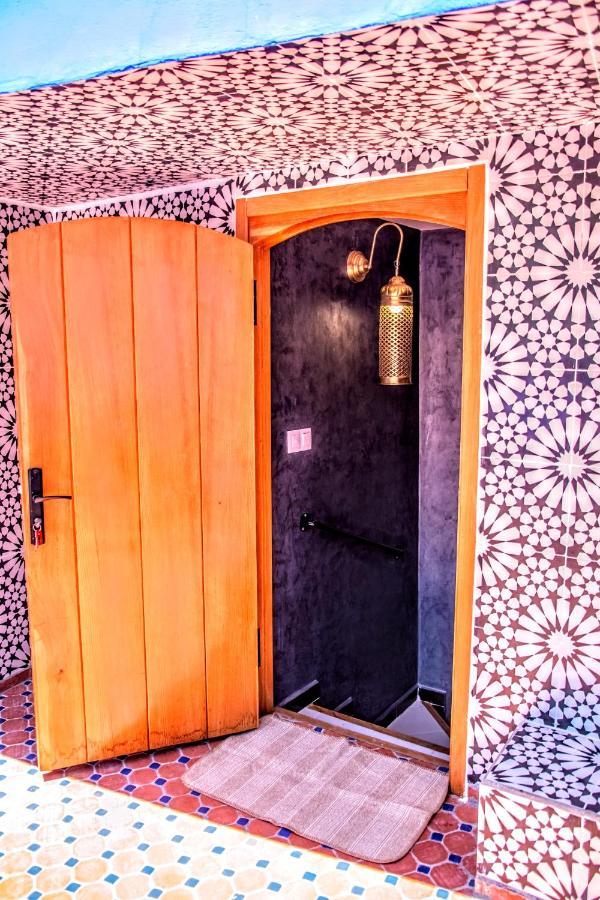 Old World Charm, Modern Comfort Чефчауен Екстериор снимка